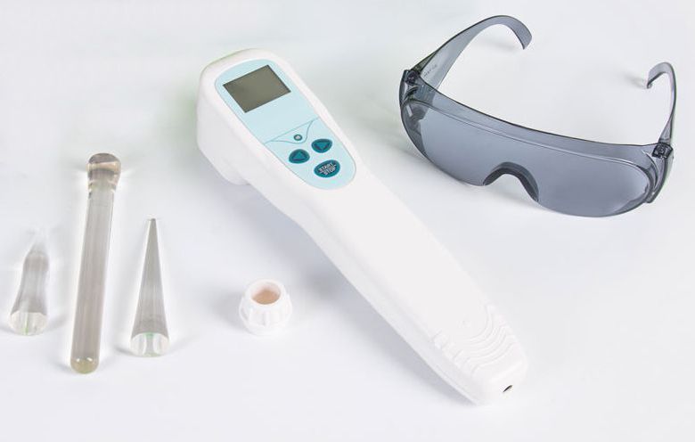 Аппарат квантовой терапии «Vityas-avto» с адаптером, комплектом насадок и защитными очками